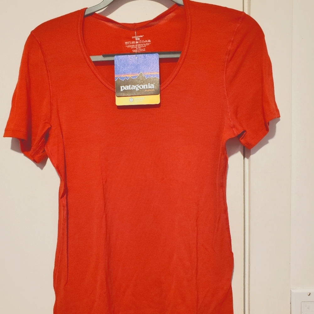 Patagonia Women’s Merino Wool Lightweight Scoop Tee, Medium, Orange